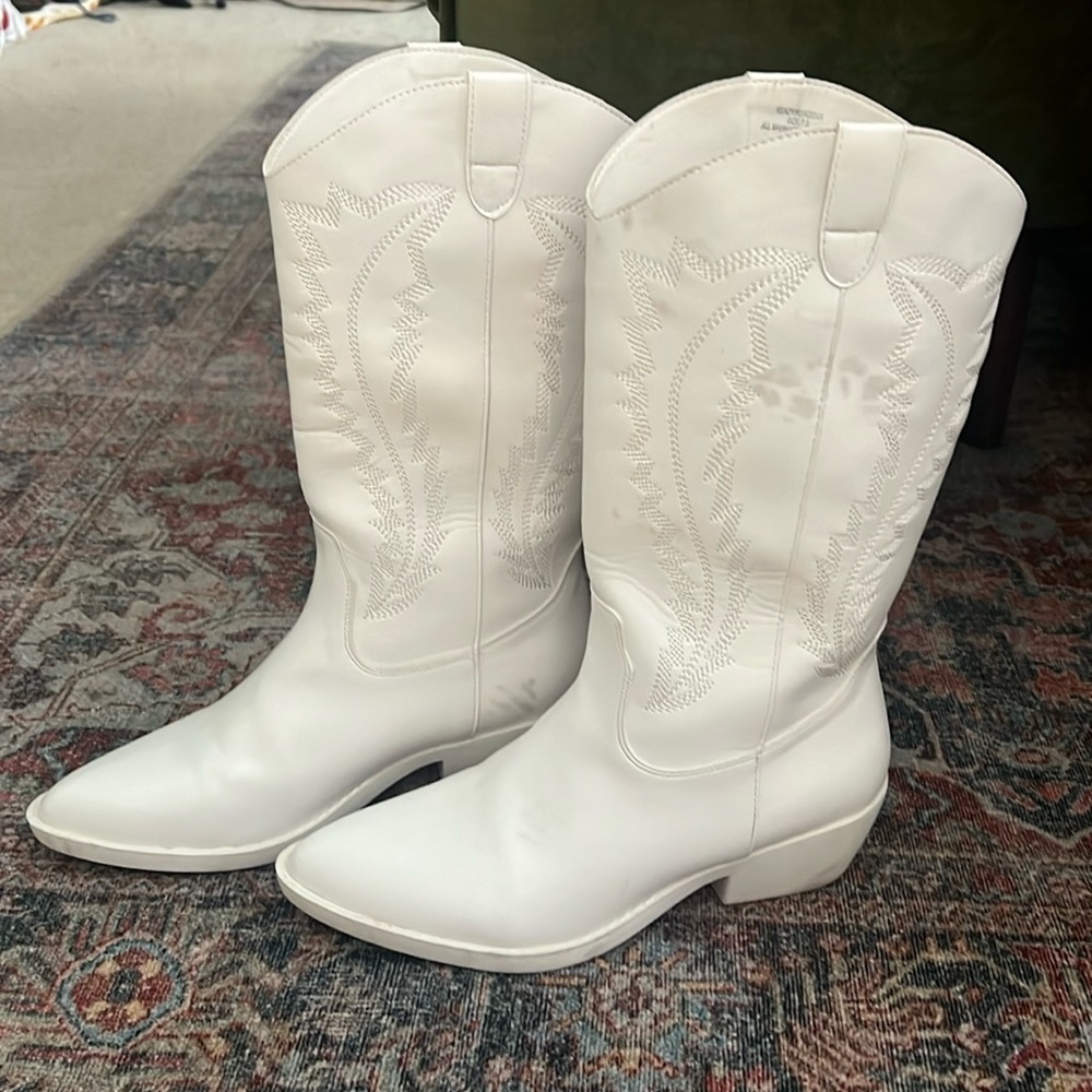 Madden Girl white cowgirl boots